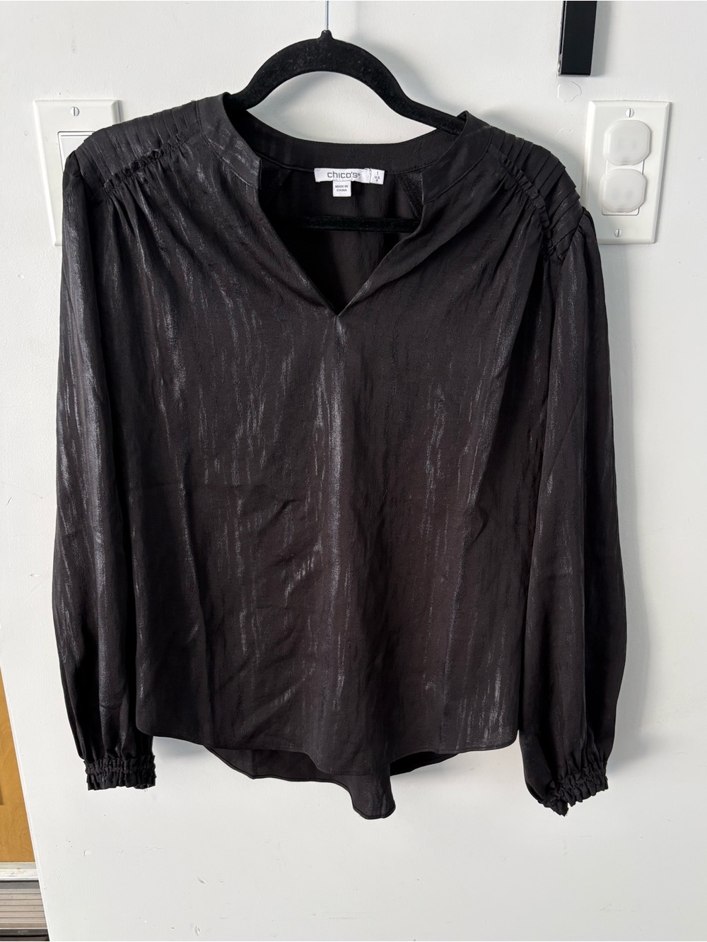Chico's Black Long Sleeve Sheen Blouse Ruffle Lightweight Flowy Office